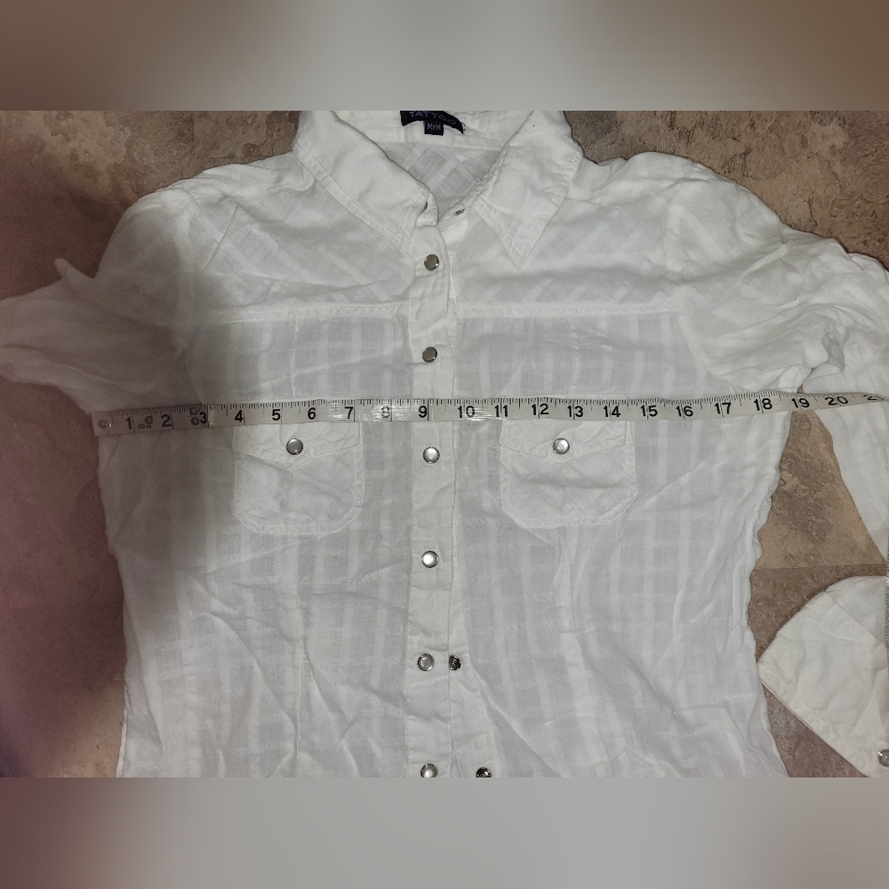 White Patterned Blouse with Snaps - Picture 10 of 16